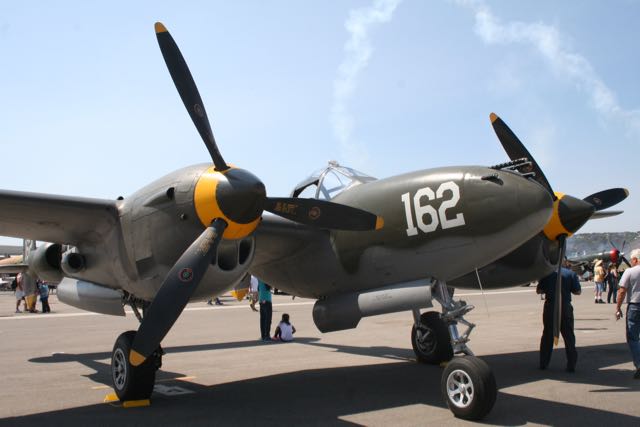 air show twin engine