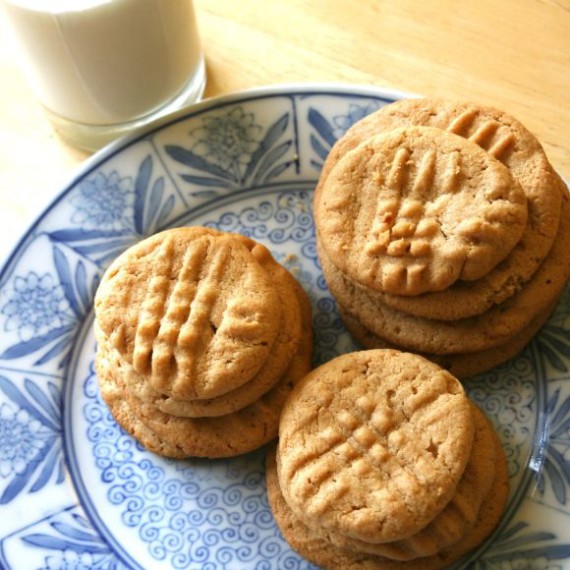 Wordless Wednesday: Snack Attack Wordless Wednesday: Snack Attack