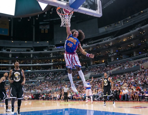 Harlem Globetrotters - Moose Weekes dunk