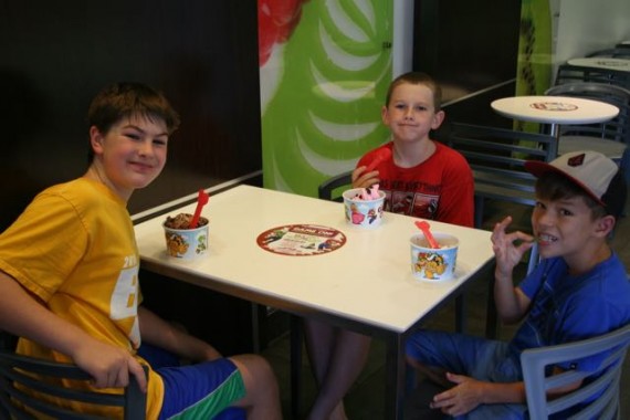 yogurtland super mario kids table